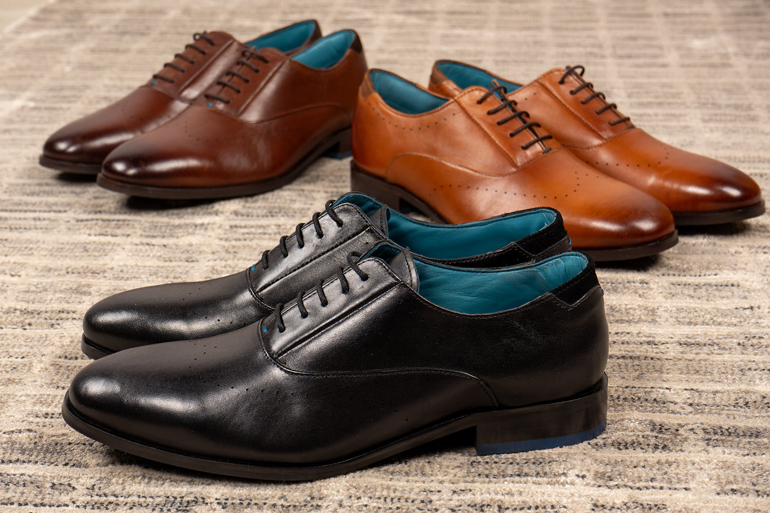 The Impact of Color in Men's Footwear: Choosing Between Black, Brown, and Tan