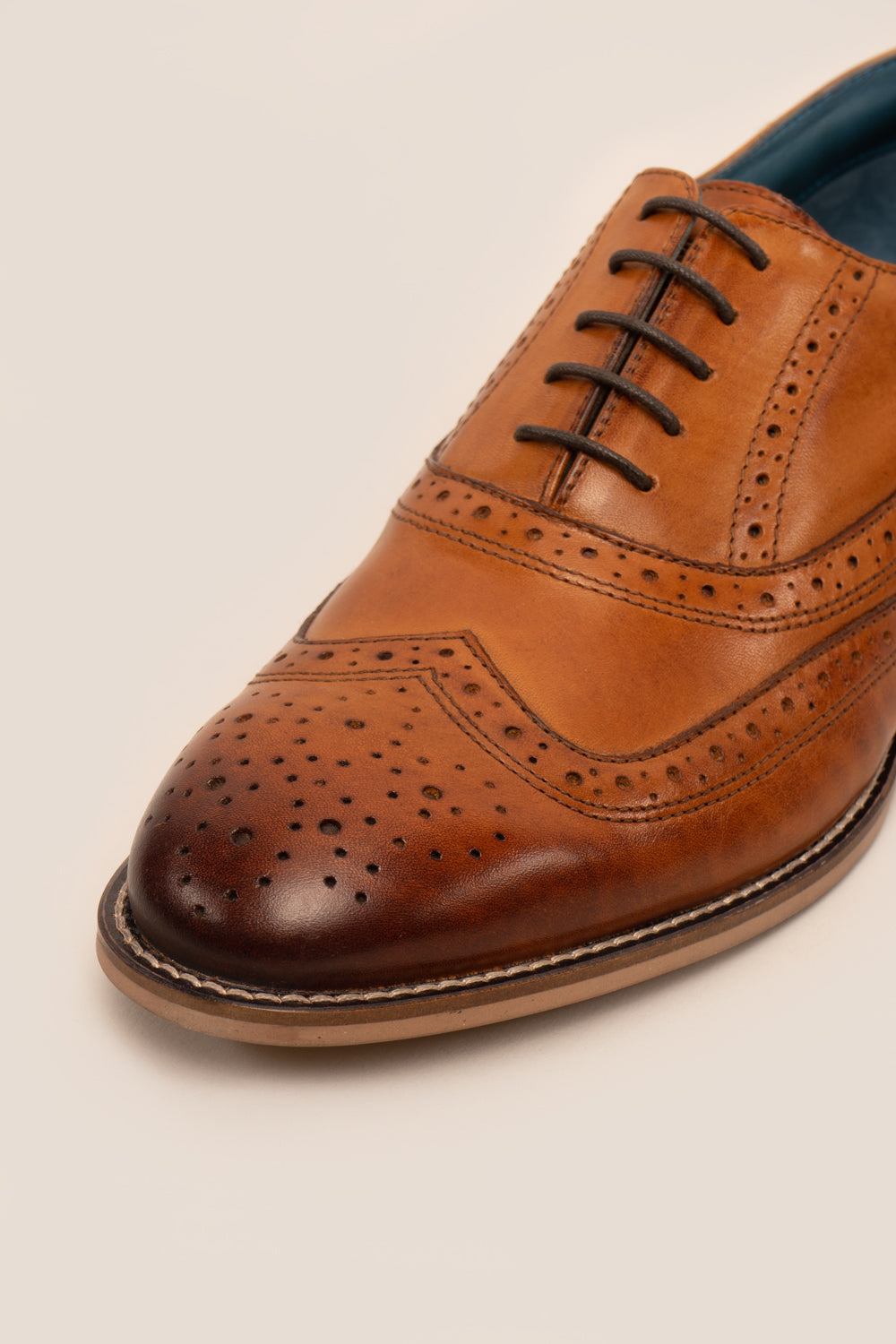 Tan 2024 wingtip boots