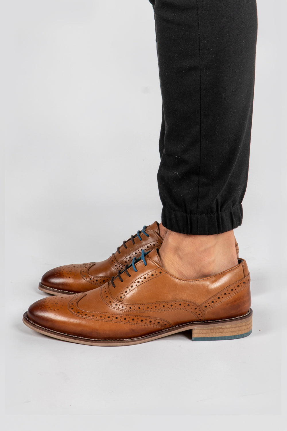 Mens tan wingtip on sale shoes